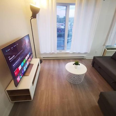 Lovely Studio In Longueuil, Near Downtown Montreal Apartment Bagian luar foto