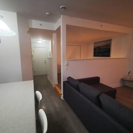Lovely Studio In Longueuil, Near Downtown Montreal Apartment Bagian luar foto