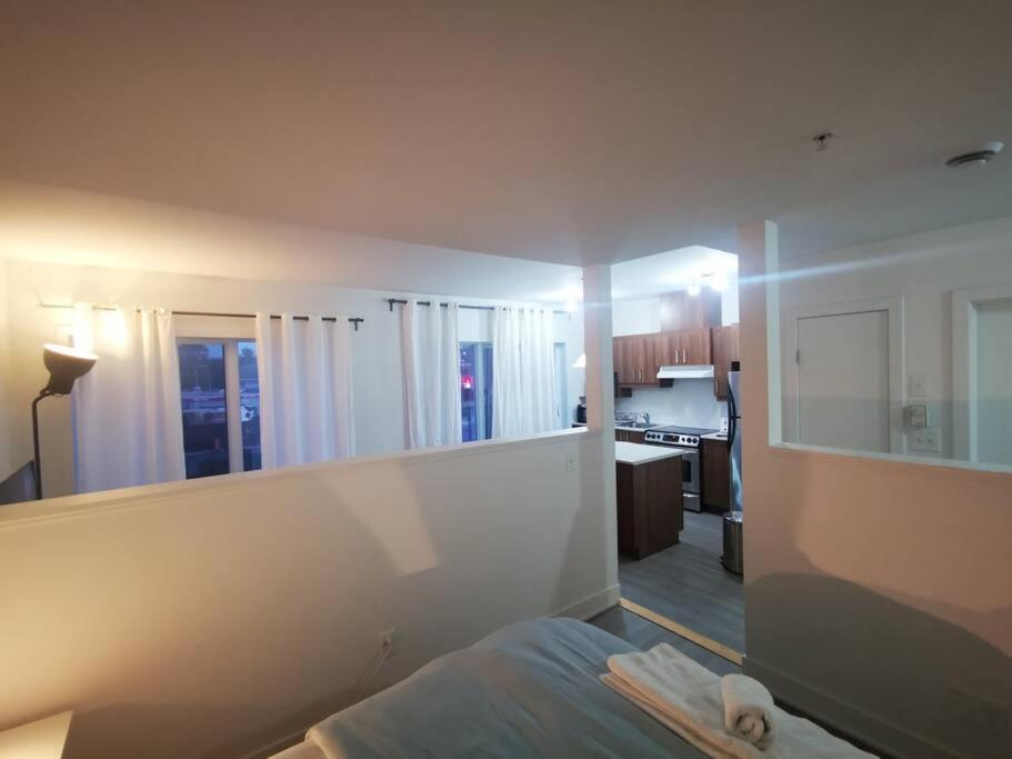 Lovely Studio In Longueuil, Near Downtown Montreal Apartment Bagian luar foto